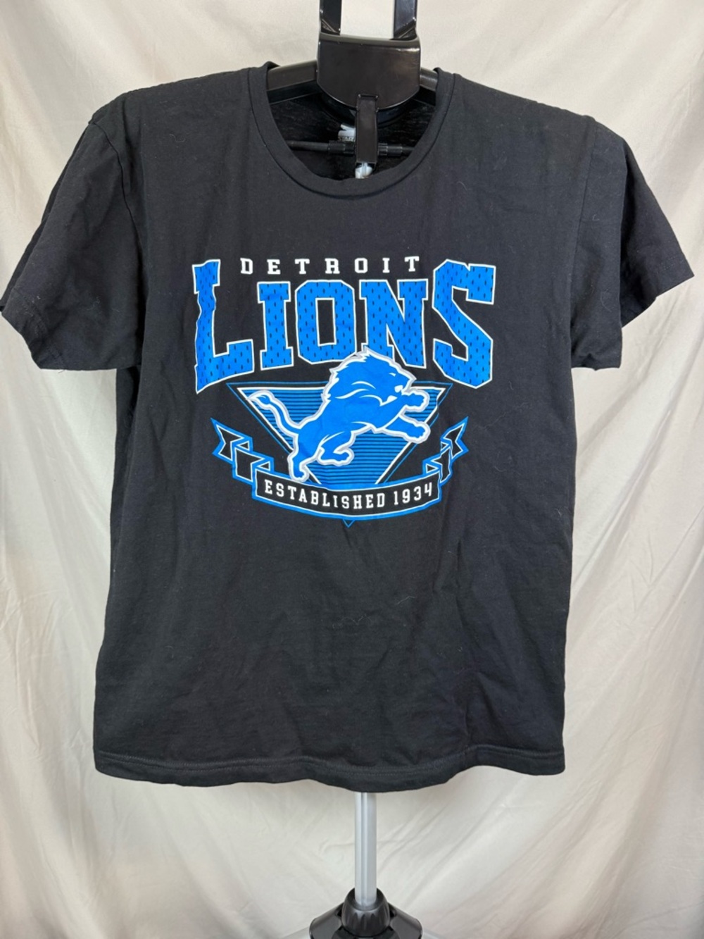 Starter Detroit Lions NFL 80s Inspired Team Logo T-Shirt 🏈🦁